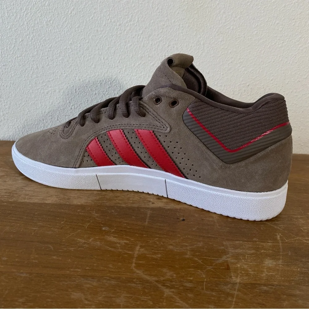 Adidas Tyshawn Brown Suede Red Skateboarding Shoe - Size 9.5
